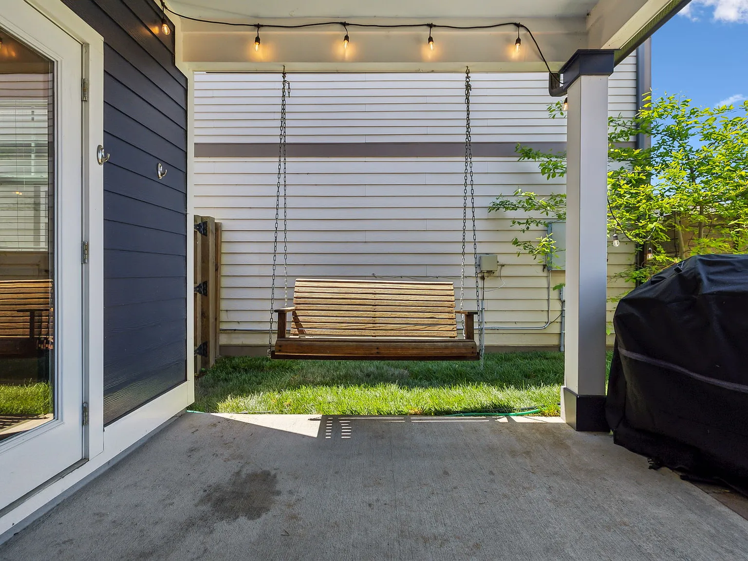 3 bed, 2518 sqft, $3,200 — Photo 3