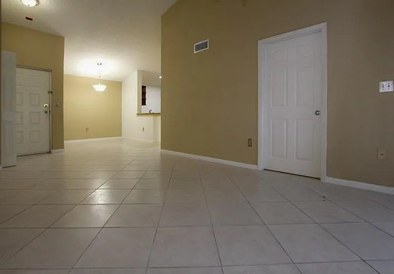 2861 N Oakland Forest Dr #307 — Photo 6