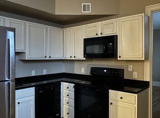 23 Chestnut St #114, Foxboro, MA 02035