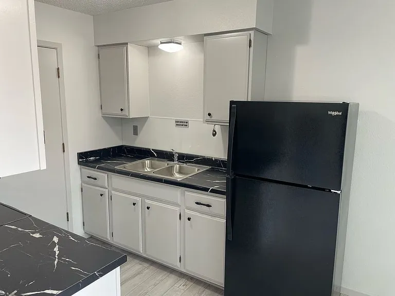 315 Chestnut St — Photo 8