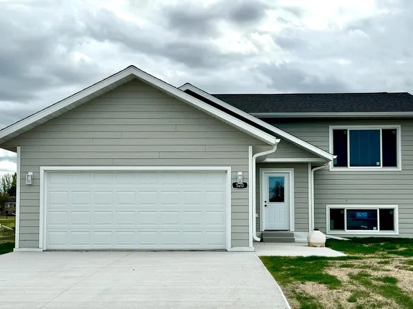 520 Garfield St SE, Warroad, MN 56763