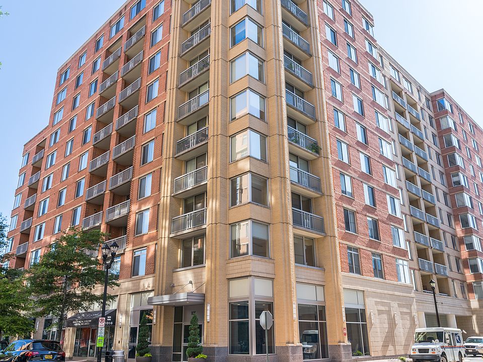 1st image of 1020 N Highland St Unit 211