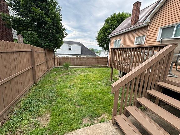 5th image of 558 1st St
