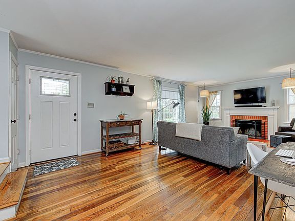 3rd image of 4111 N Capitol Ave