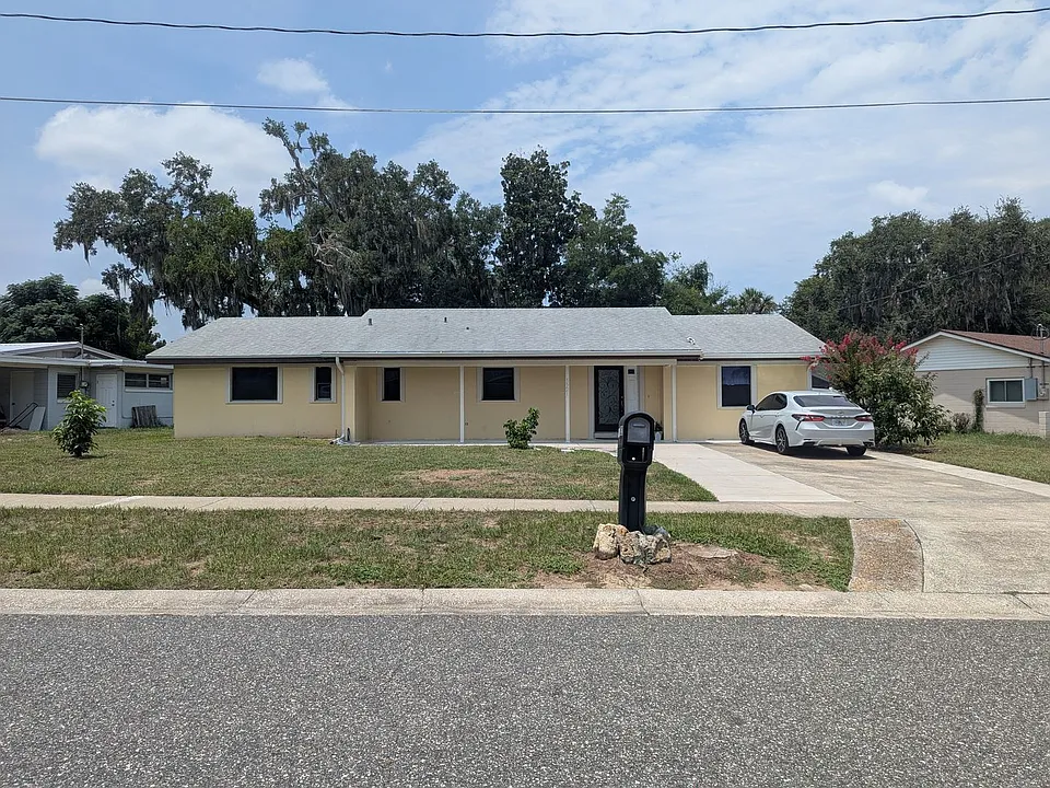 1521 Normandy Way