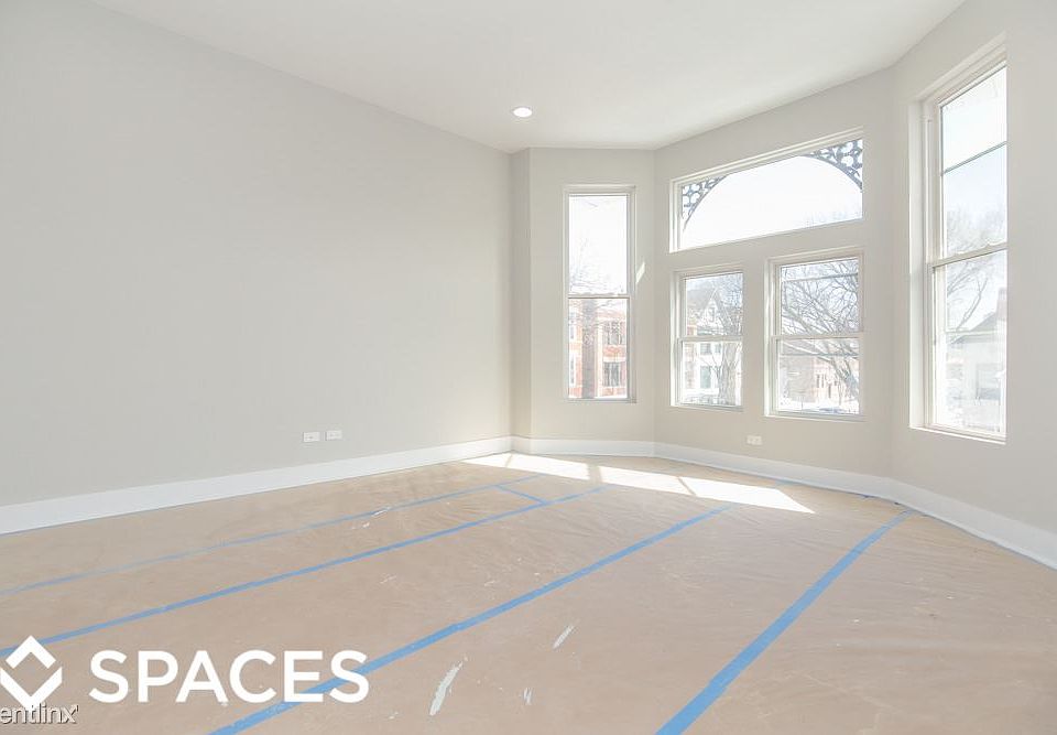1st image of 3358 N Kenmore Ave #2