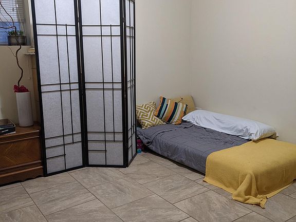 5th image of 4637 N Lawndale Ave #G