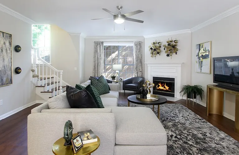 824 Bering Dr — Photo 16