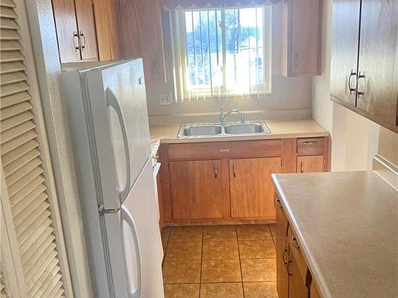 4th image of 2032 Emerson Ave APT 2