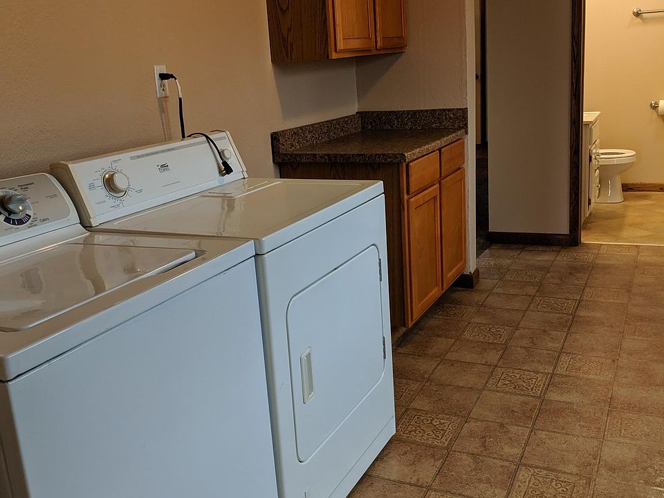 2nd image of 520 Chestnut Ave #1/2
