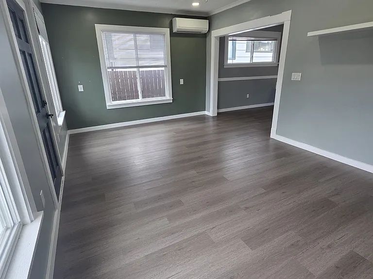 4020 Hoyt Ave — Photo 3