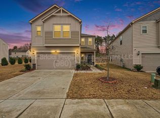 11948 Red Leaf Dr, Charlotte, NC 28215