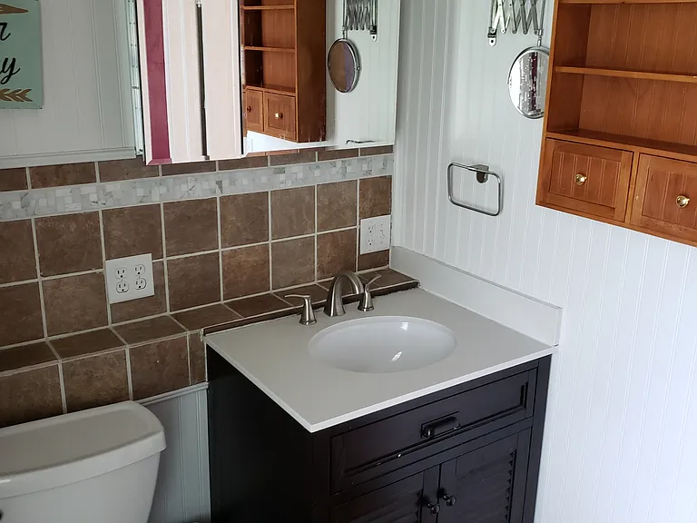 610 N Railroad St #A — Photo 8