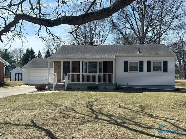 1034 Maple St, Perrysburg, OH 43551