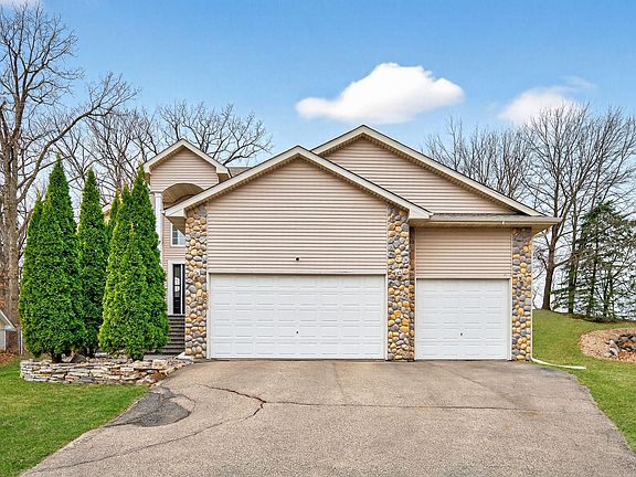 3rd image of 13316 Commonwealth Dr