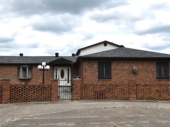 3242 Chase St, Huntington, WV 25704