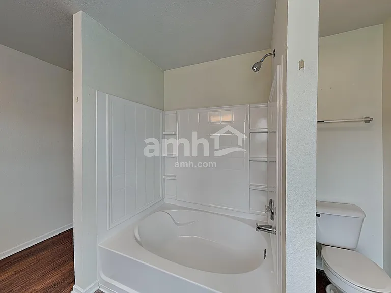 524 Bridgewater Dr — Photo 16