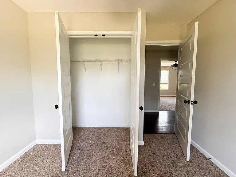 505 Holladay Rd — Photo 14