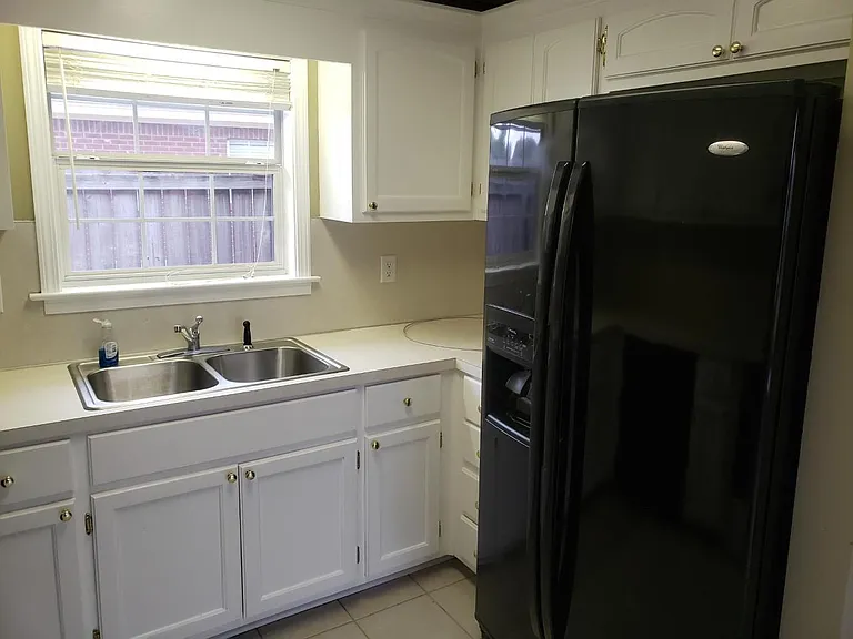 1113 Stafford Dr — Photo 9