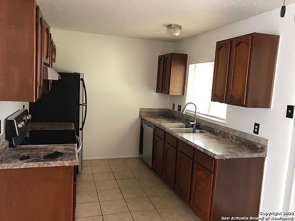 3rd image of 10635 Green Timber St