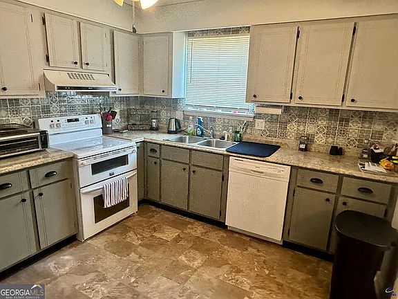 4th image of 124 Stonehedge Dr