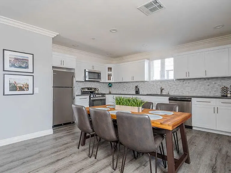 817 N Mariposa Ave #4 — Photo 1