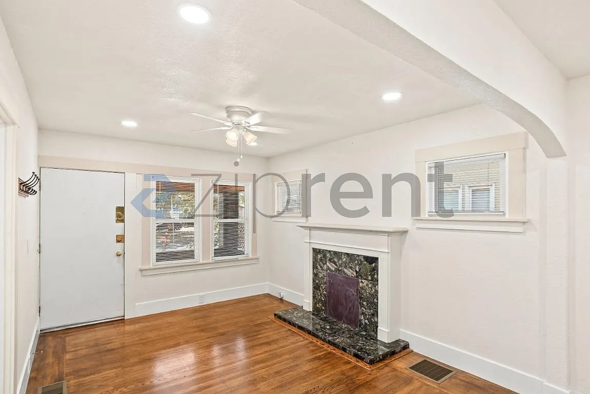 2 bed, 980 sqft, $3,300 — Photo 4