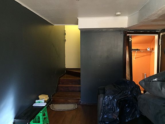 3rd image of 15 Oak St