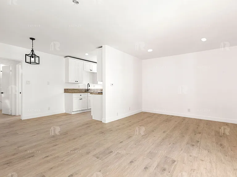 (Sr/Eu/Yo:B) 3280 Provon Lane — Photo 4