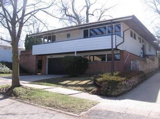 920 King St, Rockford, IL 61103