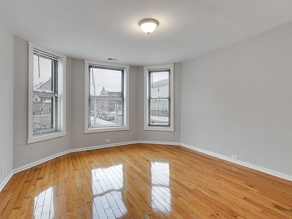 3rd image of 1500 N Rockwell St APT 1