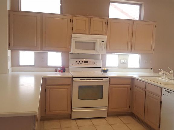 5th image of 13733 W Robertson Dr