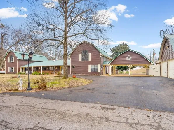 369 Holiday Acres Dr, Springville, TN 38256