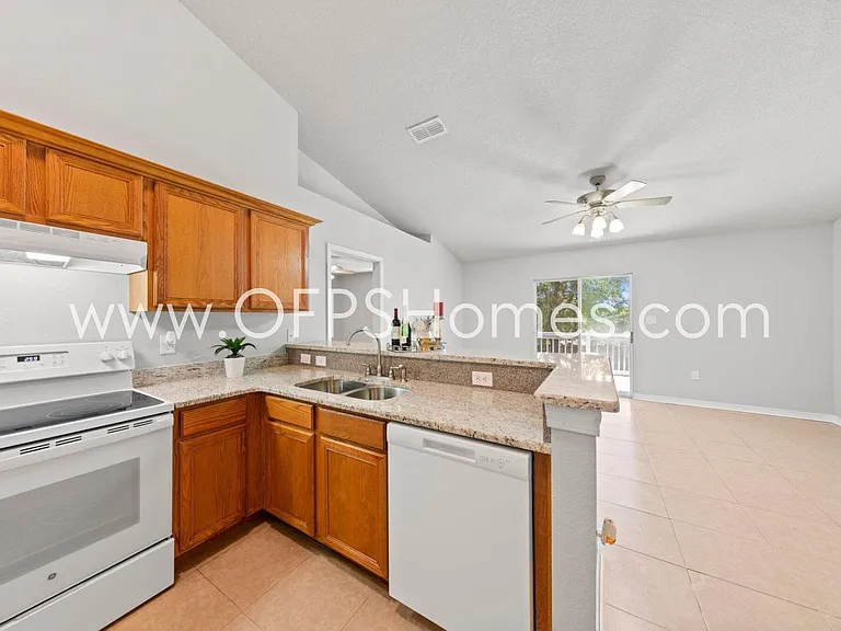 107 Cabana Way — Photo 7