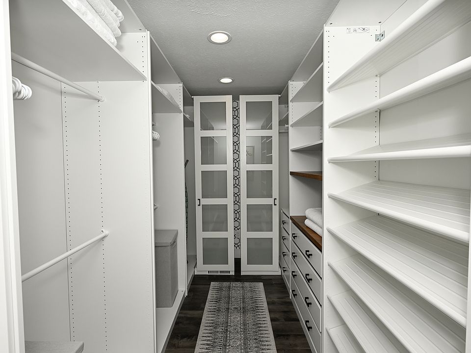 1st image of 3695 Englewood Dr #1