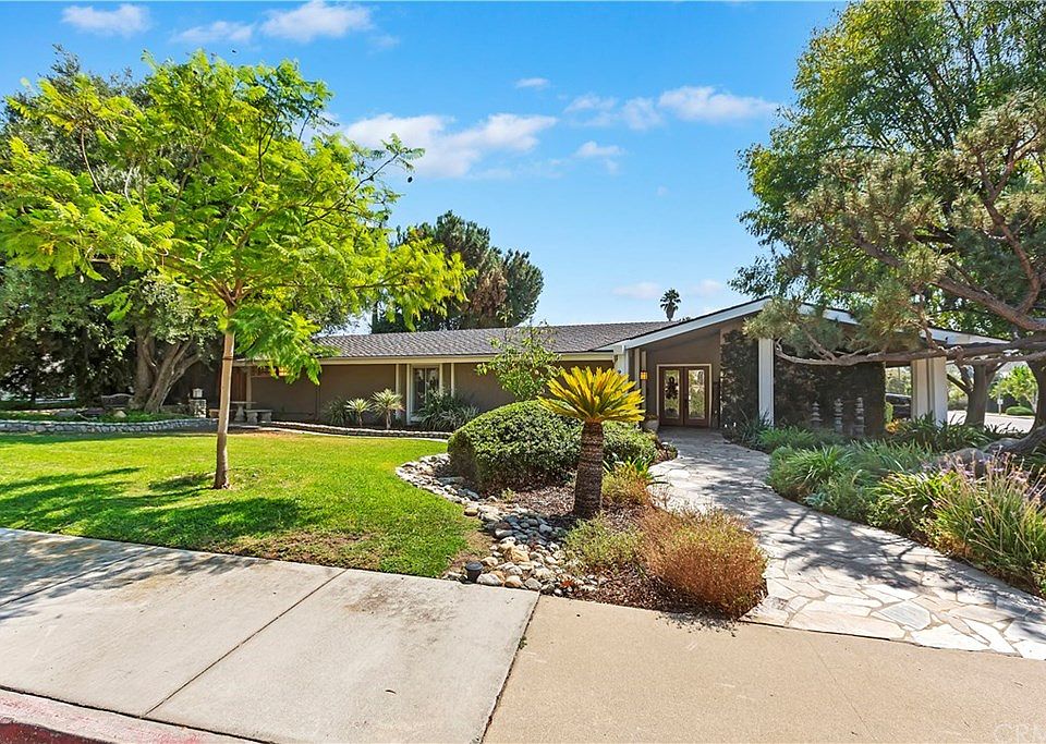 1st image of 296 Lamar Dr