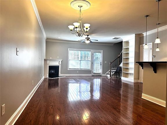 2nd image of 117 Townview Dr