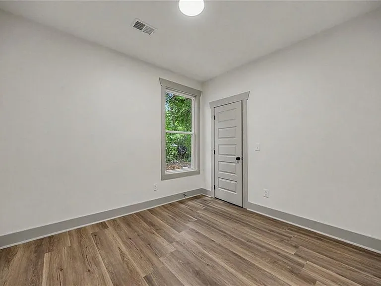 3 Forsyth St NE — Photo 16