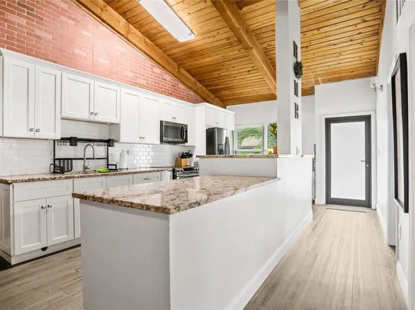 2310 Oak Court #2310, Pembroke Pines, FL 33026