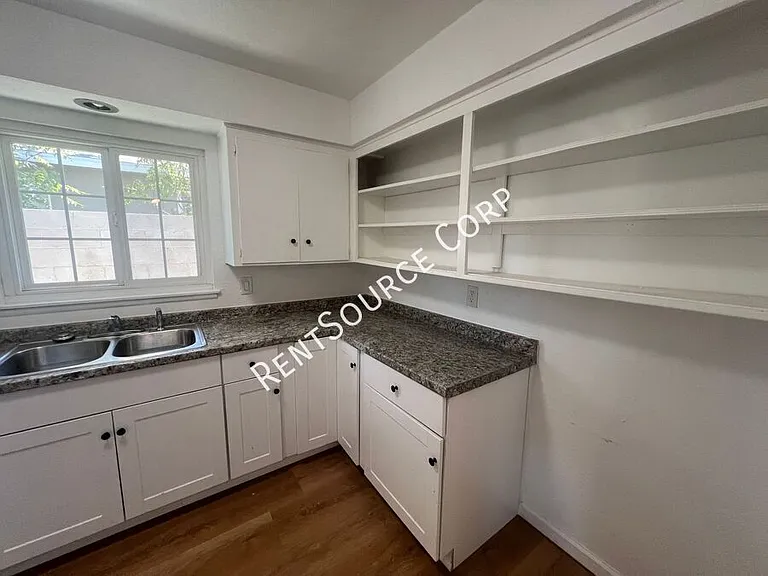 850 Linda Ln — Photo 13