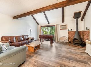 84 Cross Country Ln, Tannersville, PA 18372