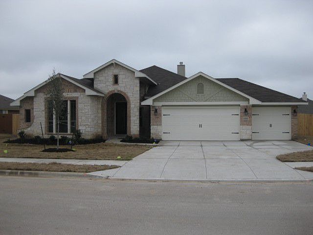 3 Car Garage provides plenty of storage
