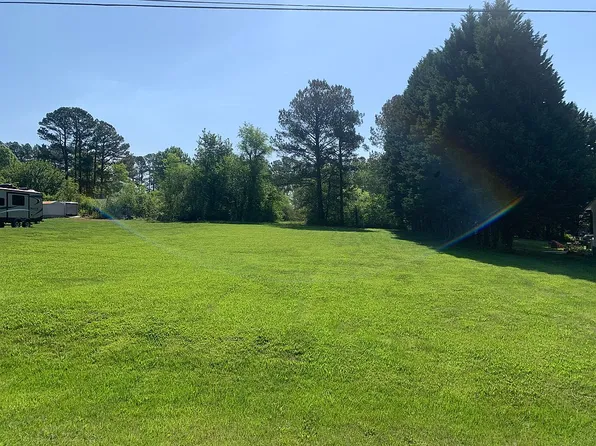 Elizabeth Dr, Mount Airy, NC 27030