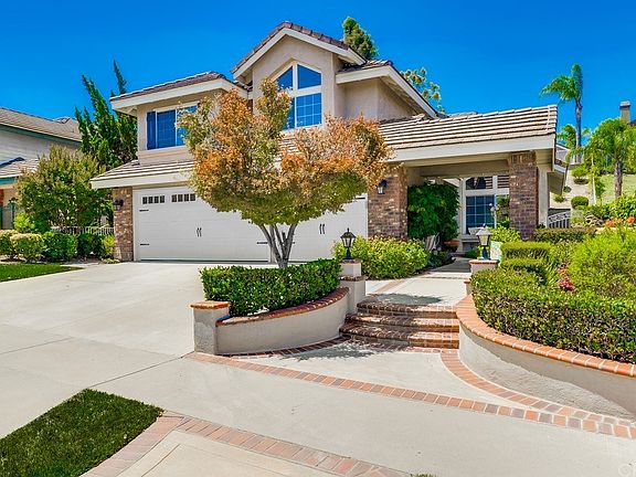 2nd image of 2310 Whiteoak Ln