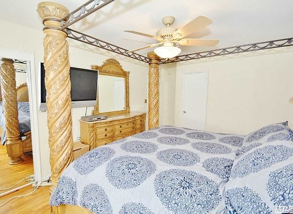2nd image of 13-28 Bell Blvd #201