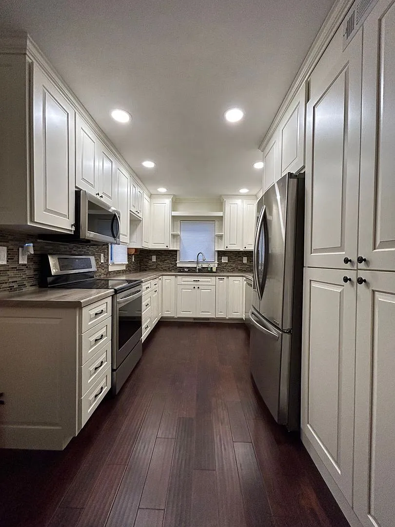 Single Family Home In La Crosse — Photo 3