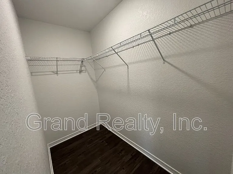 6217 Fox Run St — Photo 9