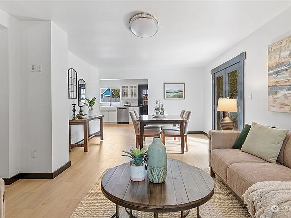 5th image of 26734 SE Ravensdale Way