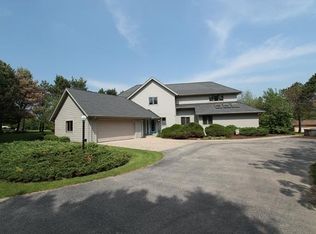 2091 Ridge Dr, Lake Geneva, WI 53147
