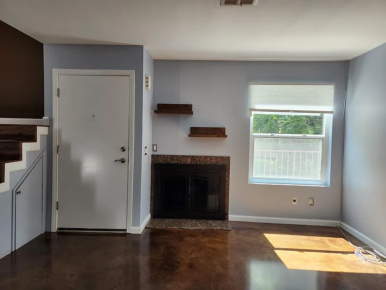 65 N Michigan Ave #9 — Photo 3